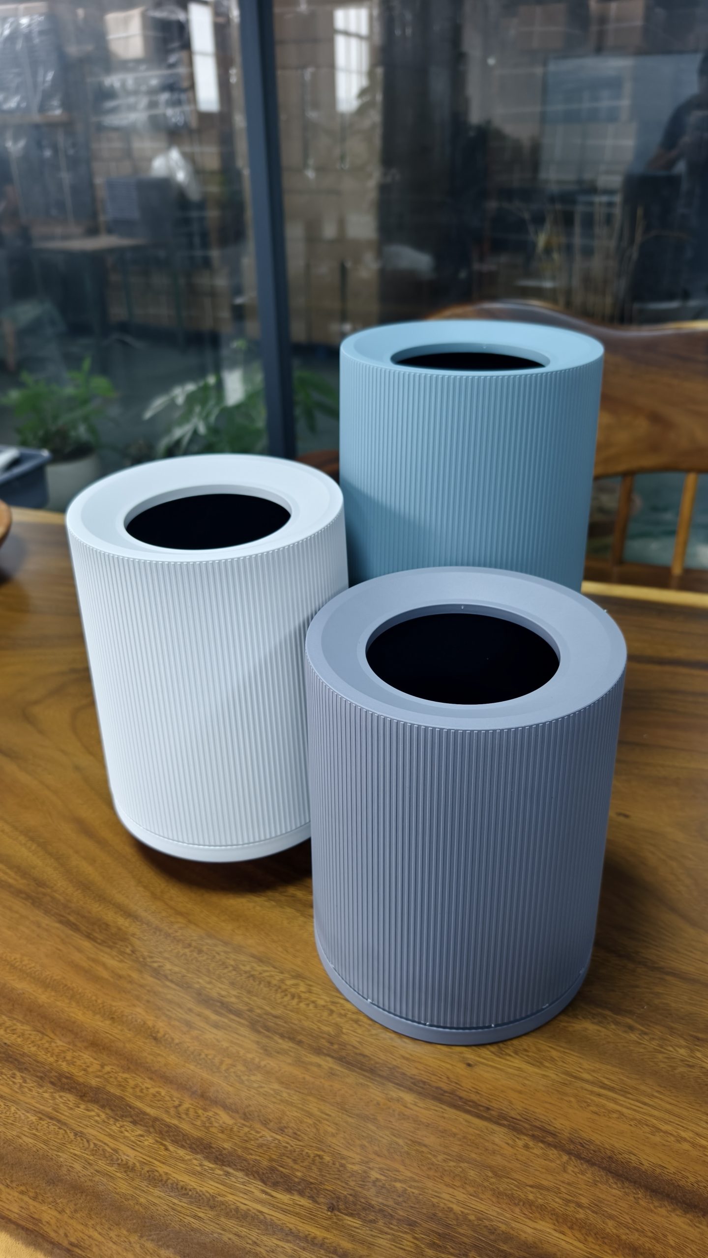 stackable commercial plastic trash bin for kitchen and hotel use