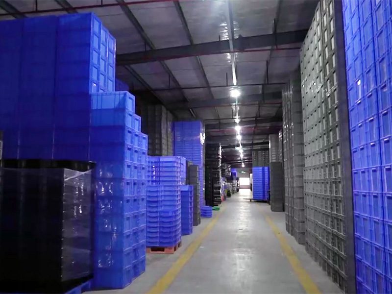 Heavy-duty food-grade plastic crates and storage bins for commercial kitchen and catering logistics