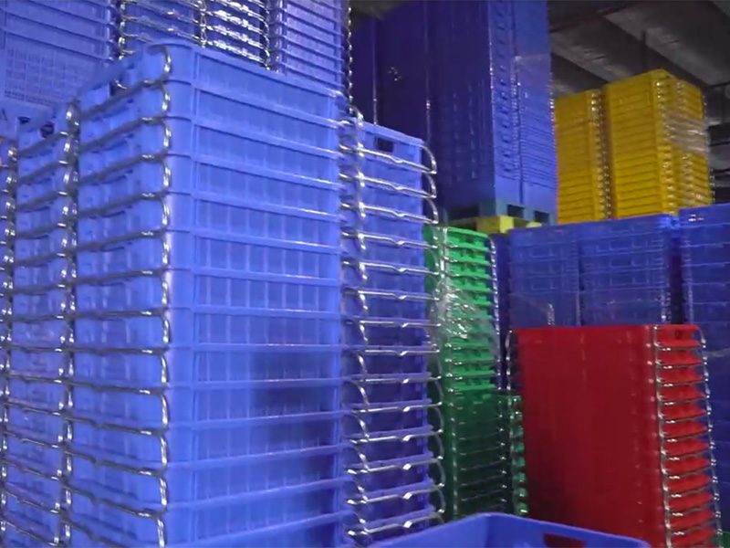 blue heavy-duty plastic pallet racks