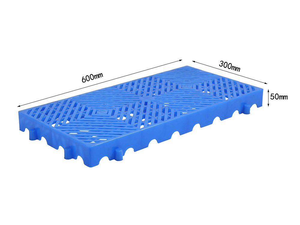 Moulded plastic layer pad 600 x 300 x 50 mm with slatted open deck